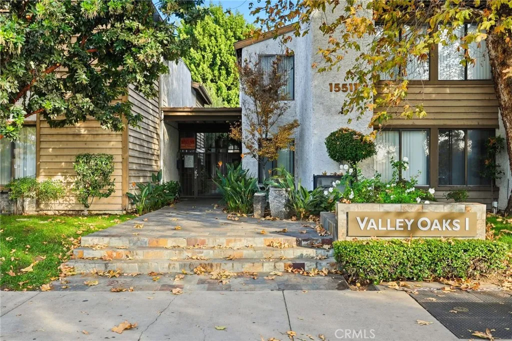 15511 Sherman Way 19, Van Nuys, California 91406 home-pic-0